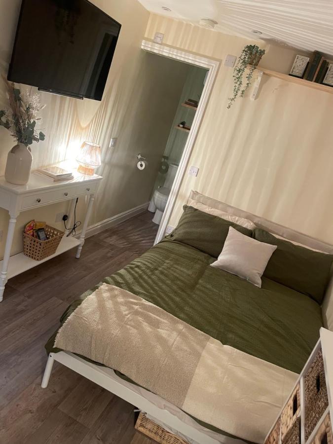 The Cotswold Nook 호텔 더즐리 외부 사진