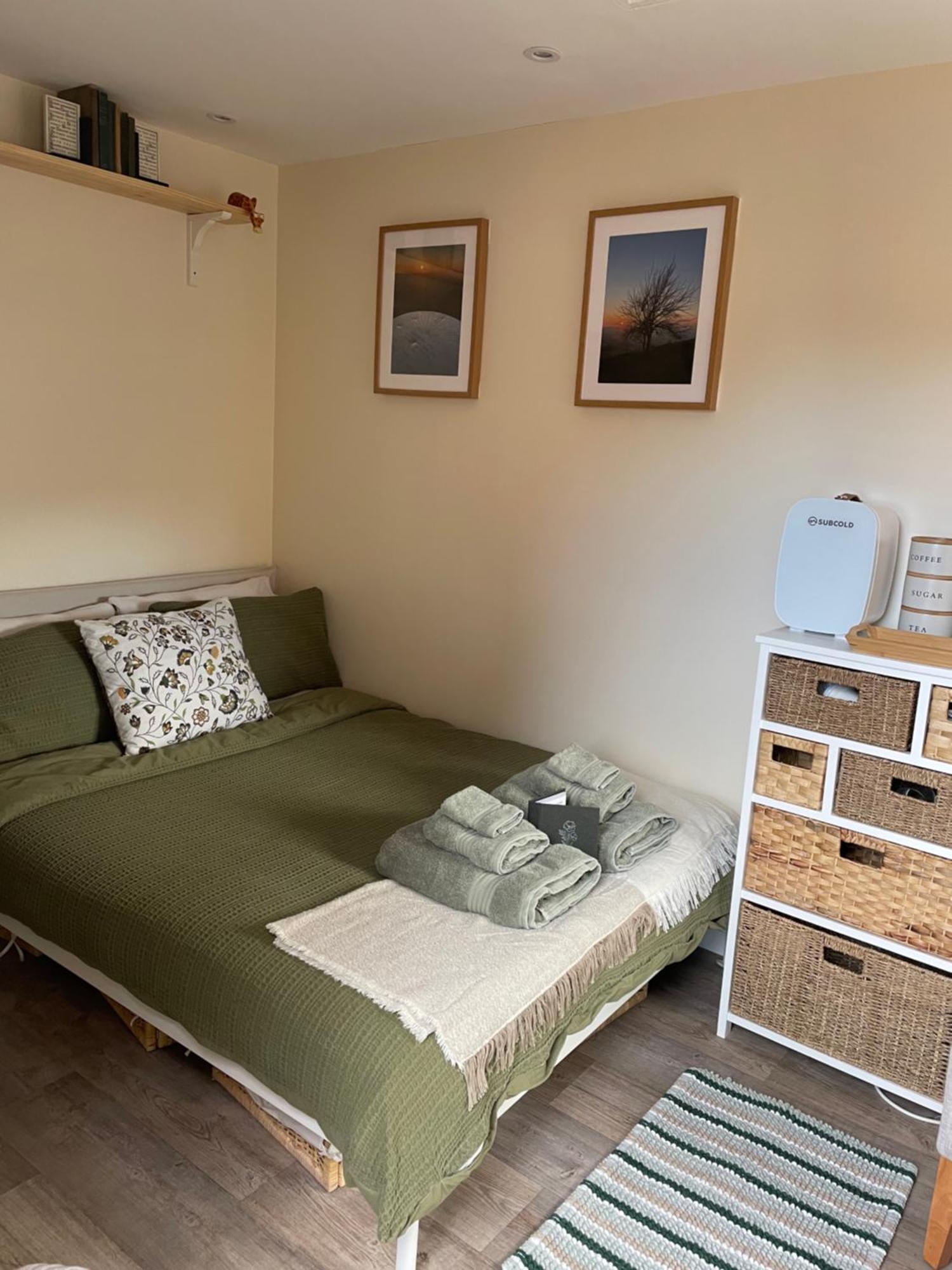The Cotswold Nook 호텔 더즐리 외부 사진
